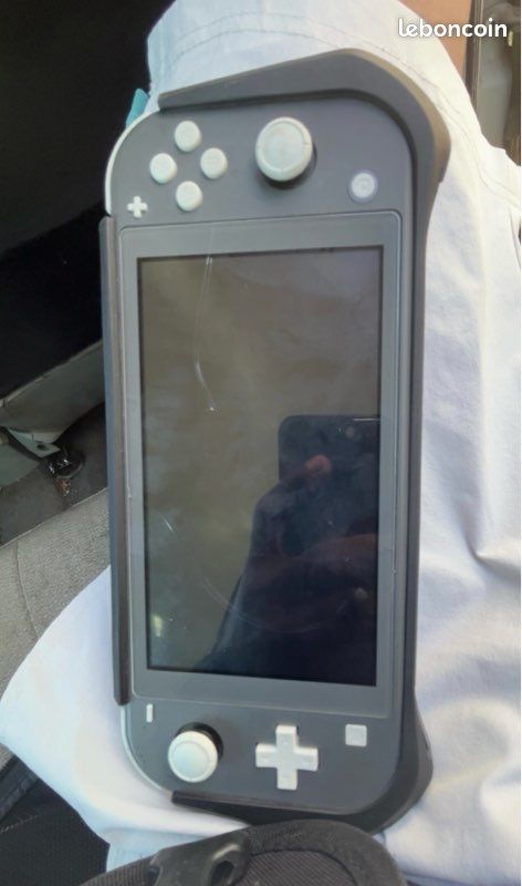 Nintendo Switch (image 2)