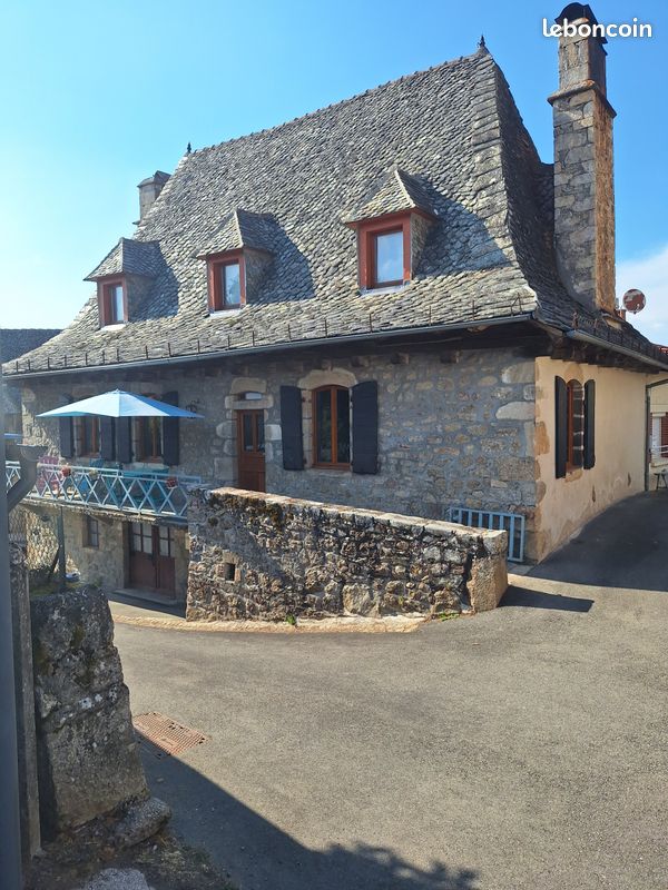 Maison 6 pièces 135 m² · à Lacapelle-Viescamp · 135 m² · 195 000 €