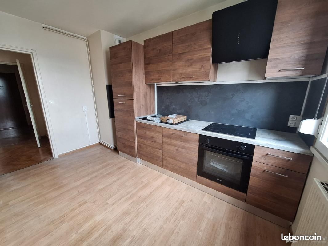 Appartement 4 pièces 81 m² · à Clermont-Ferrand · 81 m² · 730 €
