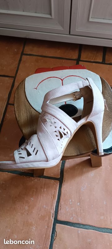 Chaussures a talons (image 3)