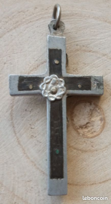 Croix pendentif ancienne avec le Christ vintage année 1950 (image 3)