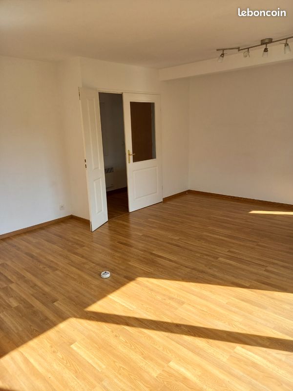 Appartement 3 pièces 76 m² · à Lille · 76 m² · 970 €
