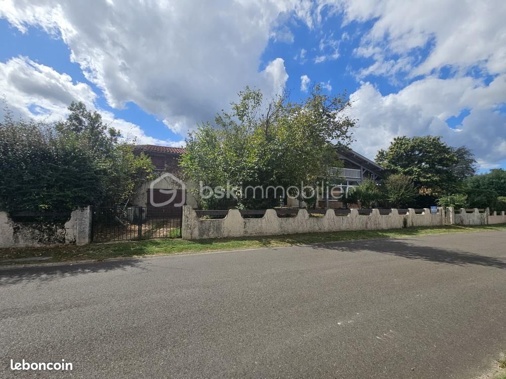 Maison 6 pièces 120 m² · à Saint-Pierre-du-Mont · 120 m² · 190 000 €