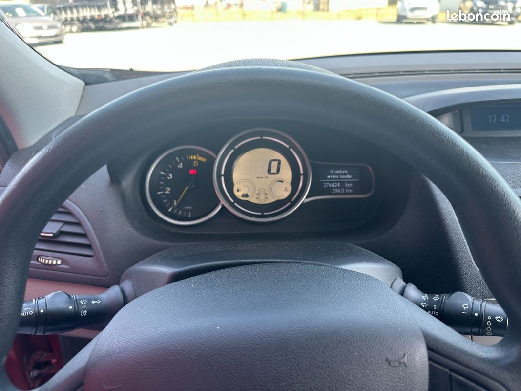 Renault Megane 3 Berline 5 ptes 1.9 DCI 131 CH AUTHENTIQUE - GARANTIE 12 MOIS (image 13)