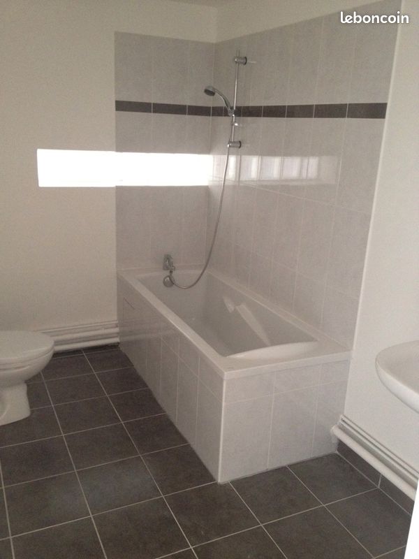 Appartement a louer  - 3 pièce(s) - 77 m2 - Surfyn