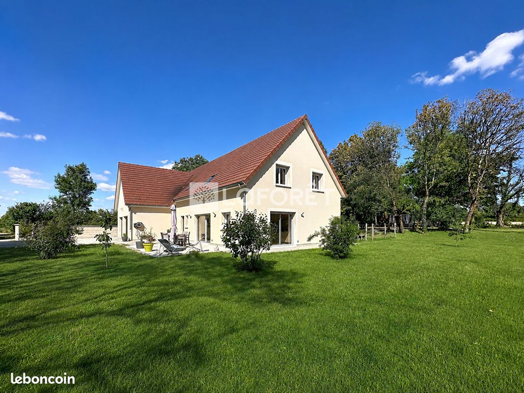 Maison 6 pièces 177 m² · à Saints-Geosmes · 177 m² · 525 500 €