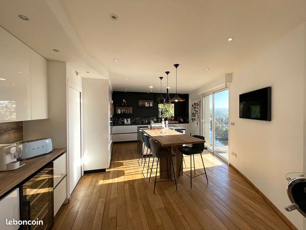 Maison 10 pièces 347 m²