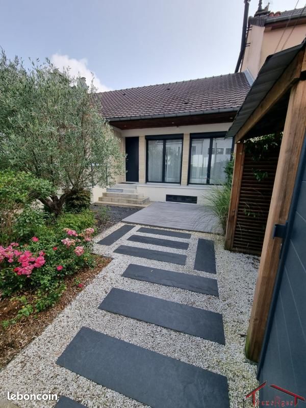 Maison 6 pièces 165 m² · à Saclay · 165 m² · 2 871 €