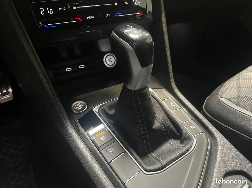 VOLKSWAGEN Tiguan 2.0 TDI 150ch R-Line - 2022 - CarPlay - Virtual cockpit - Led d'ambiance - Boîte auto (image 26)