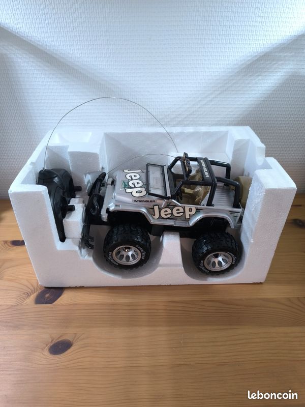 Radio commande vintage RC Nikko Jeep Wrangler échelle jaune chenille 1/24 neuve