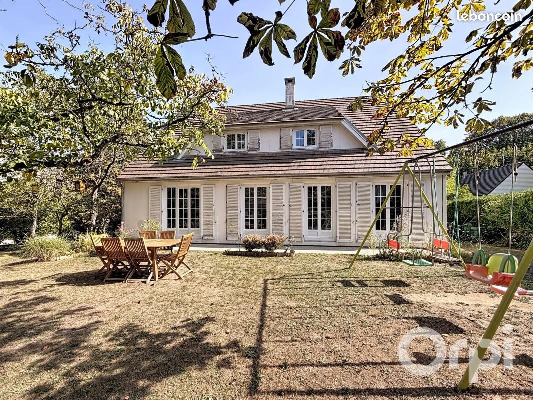 Maison 5 pièces 172 m² · à Chaumont-en-Vexin · 172 m² · 379 000 €