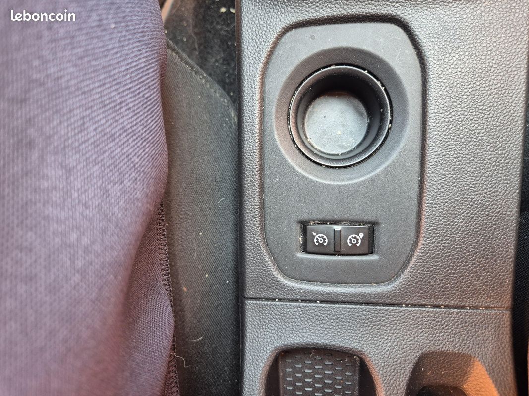 DACIA Duster Blue dCi 115 4x2 Prestige (image 30)