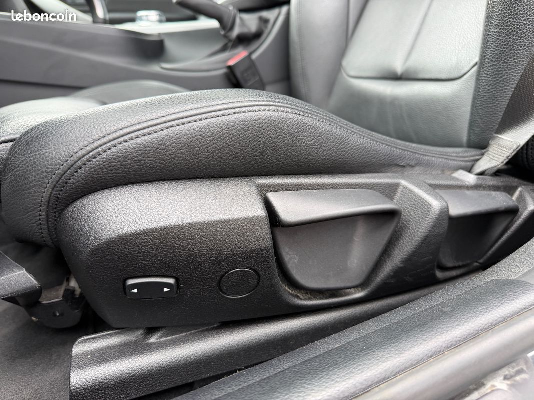 BMW SERIE 3 F30 LCI 318i 2.0L 136 ch M Sport A / TOIT OUVRANT / CUIR / TETE HAUTE (image 22)
