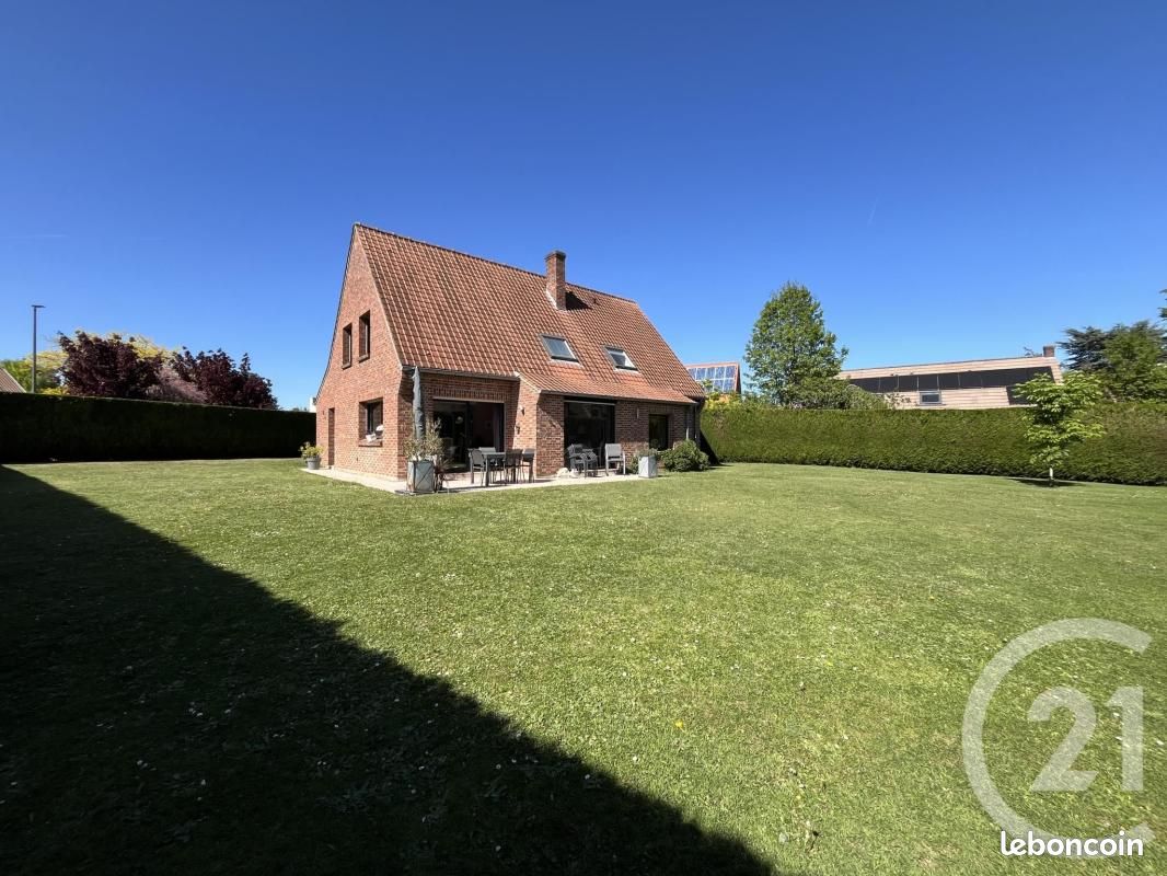 Maison 6 pièces 130 m² · à Hem · 130 m² · 669 000 €