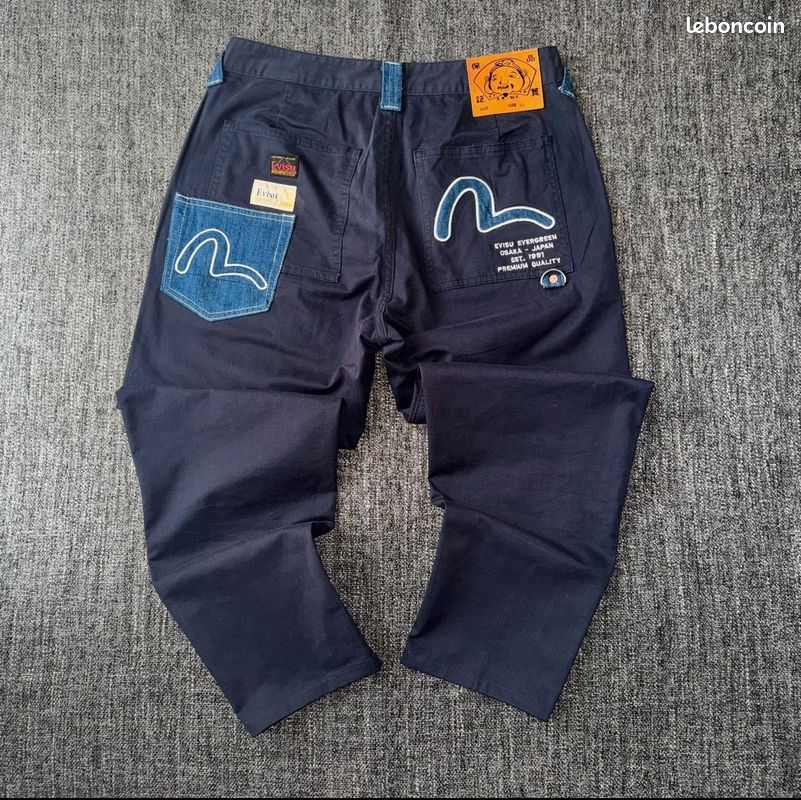 Pantalon evisu beige cropped fit taille 31
(au dessus des chevilles)
Taille 31.
Modèle 5 poches
braguette zippé
Dans un excellent état
Expédition rapide 👍 (image 1)