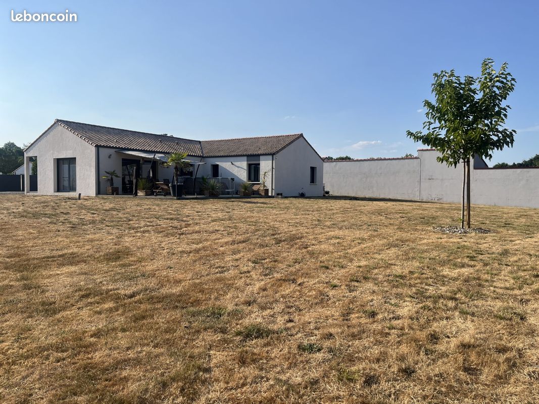 Maison 5 pièces 126 m² · à Saint-Lumine-de-Coutais · 126 m² · 1 645 €/mois