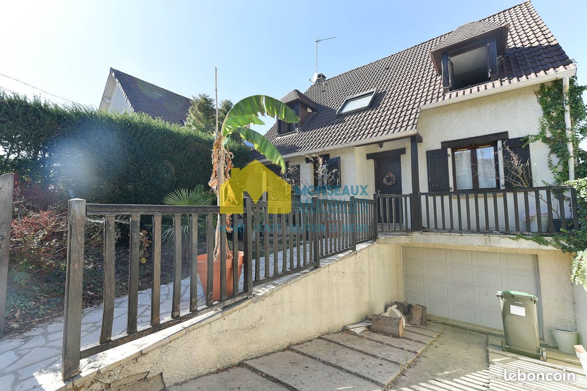 Maison 6 pièces 137 m² · à Sainte-Geneviève-des-Bois · 137 m² · 349 000 €