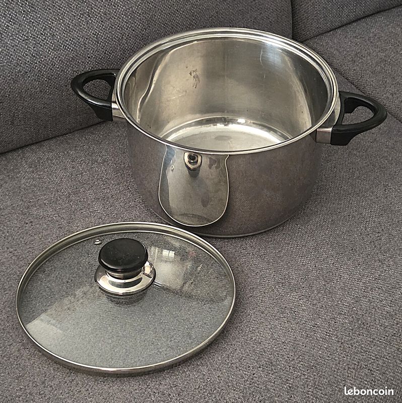 Cocotte fait-tout inox avec son couvercle marque BergHOFF (image 2)