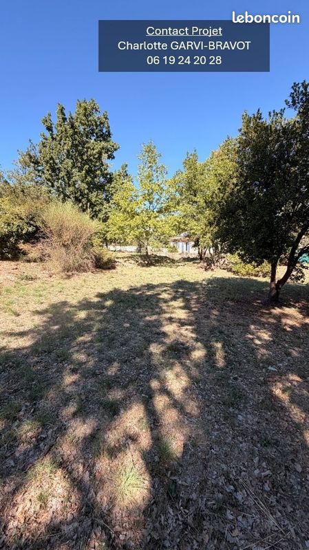 Terrain à bâtir de 1005 m² à LA CELLE (83) · 158 000 €