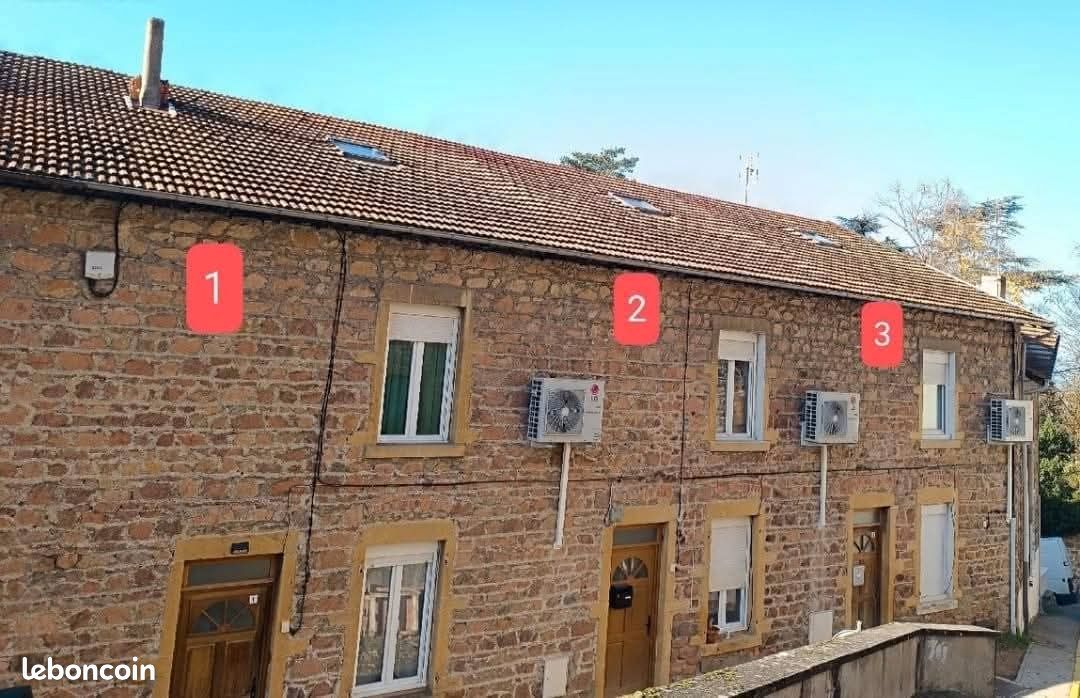 Immeuble 20 pièces 560 m² · à Thizy-les-Bourgs · 560 m² · 345 000 €