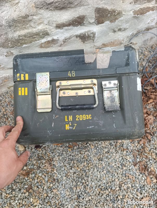 Caisse militaire milan électronique de guidage (image 1)