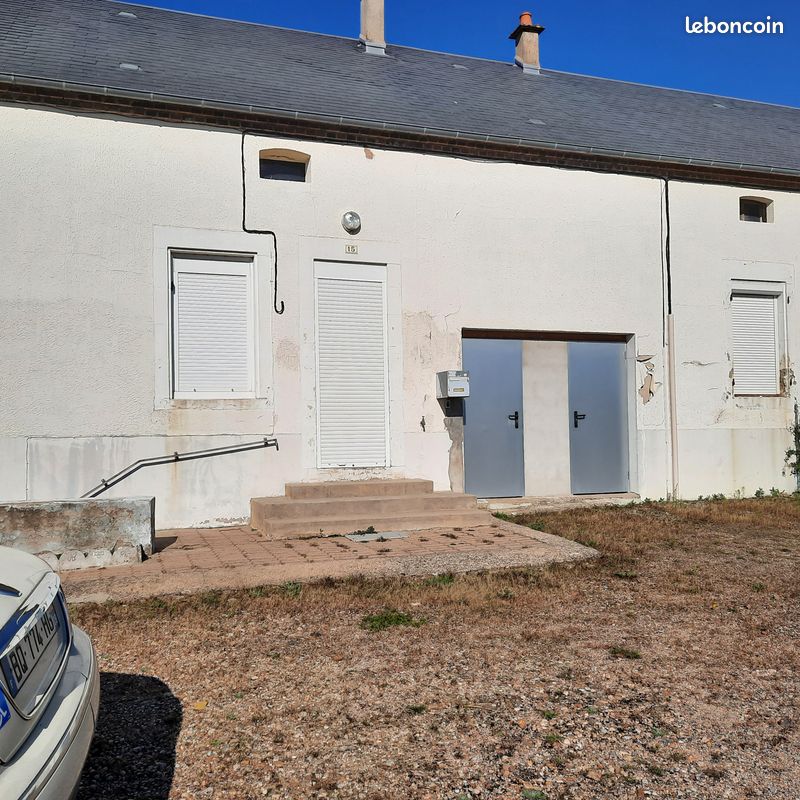 Maison 7 pièces 164 m² · à Charrin · 164 m² · 158 000 €