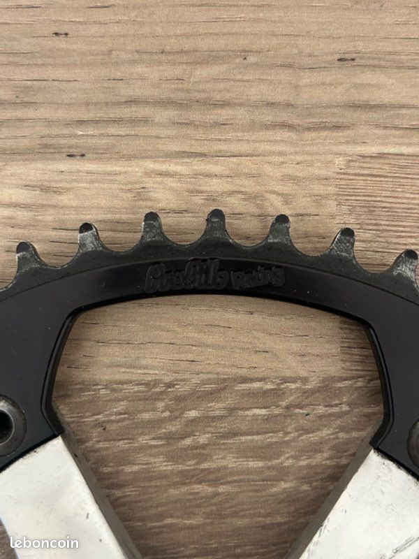 Pédalier Sugino ALP 175mm 144 BCD – Carré Conique – Occasion