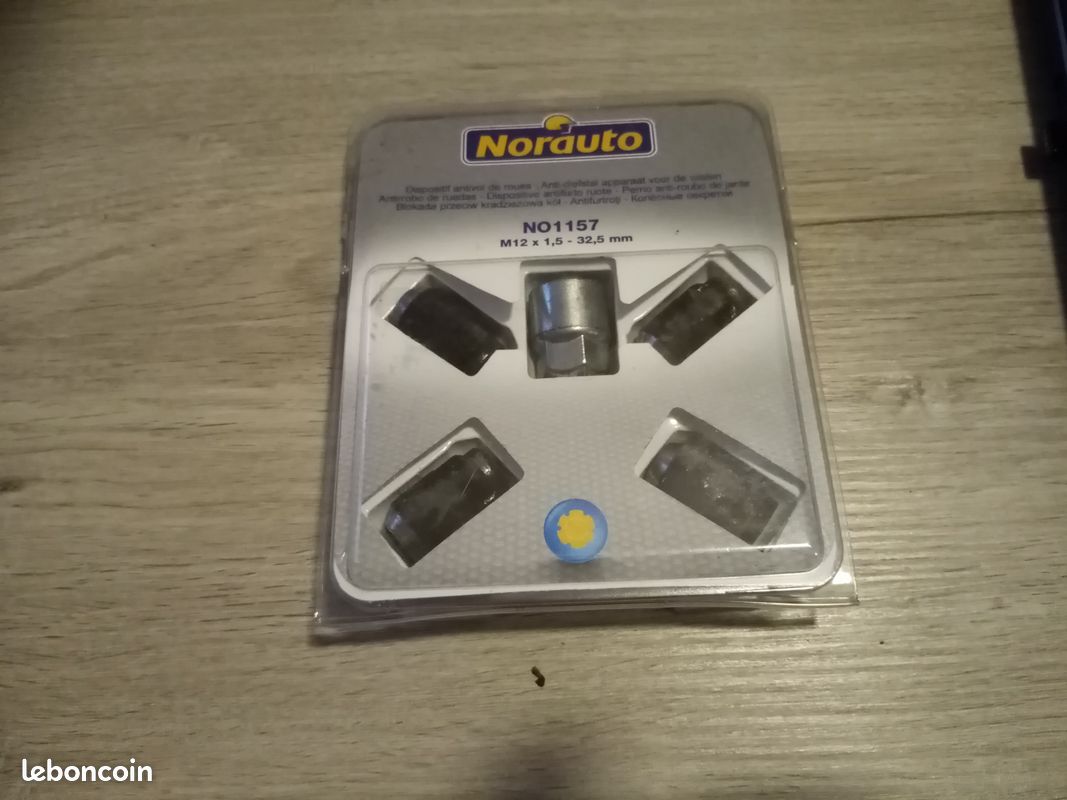 Ecrous ( vis ) antivol Opel mokka (image 1)
