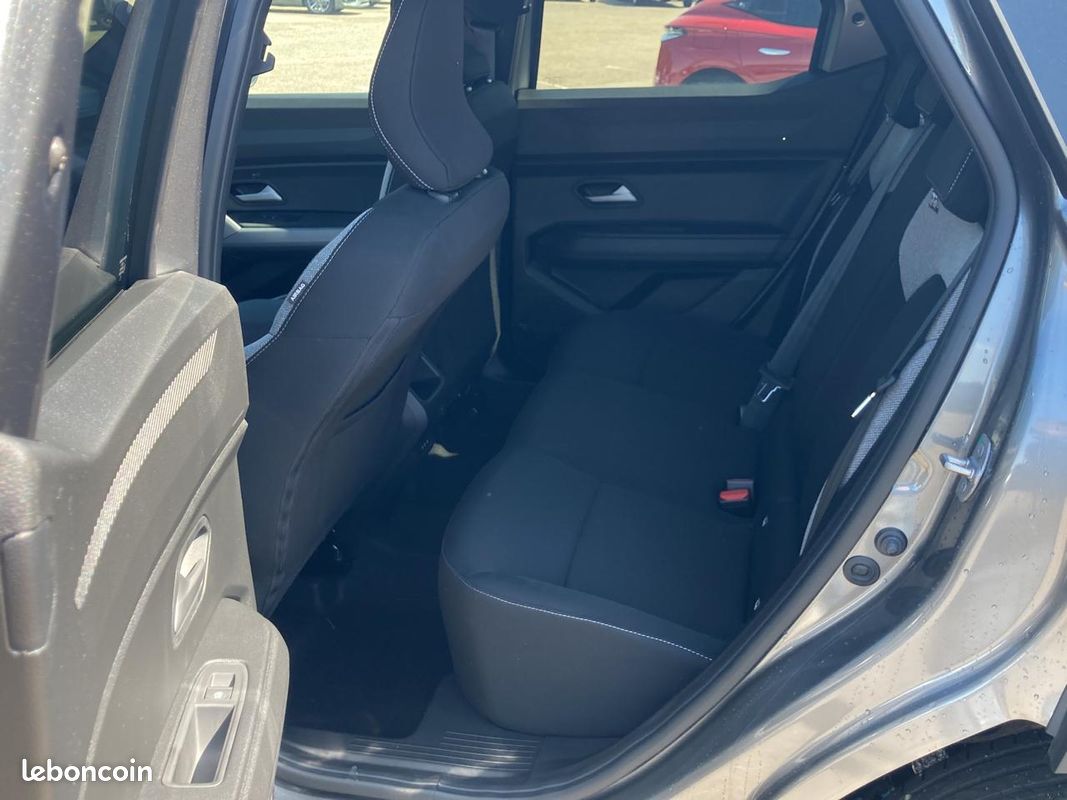 DACIA DUSTER 1.2 mild hybrid 140 journey (image 30)