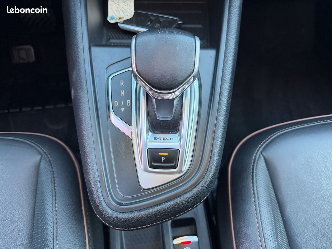 Renault CAPTUR II 1.6 E-TECH PLUG-IN 160CH INITIALE PARIS (image 12)
