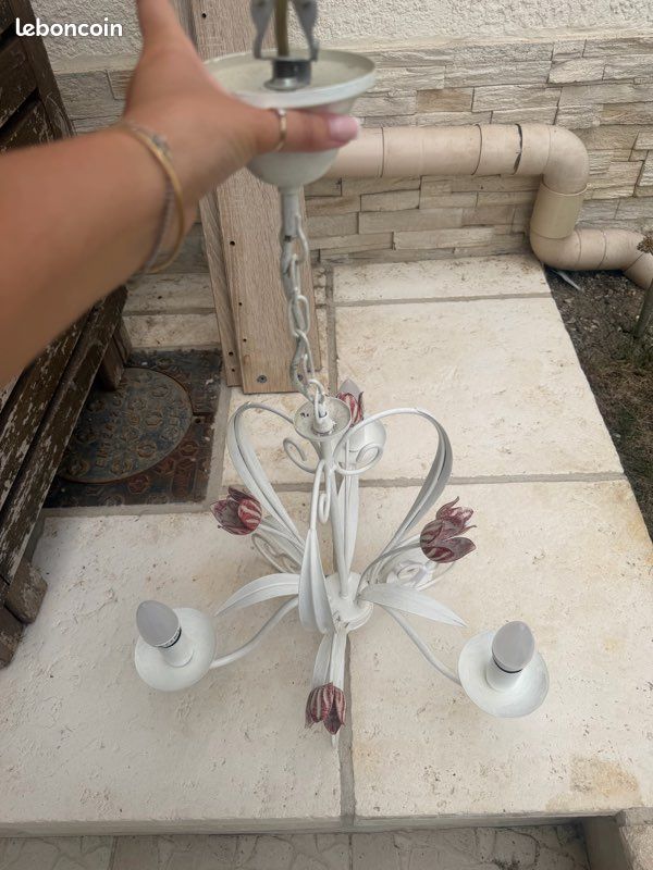 Lustre blanc et fleur rose en très bon état (image 2)