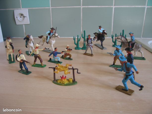 FIGURINES FAR-WEST: chasse aux bisons trappeurs et cowboys elastolin