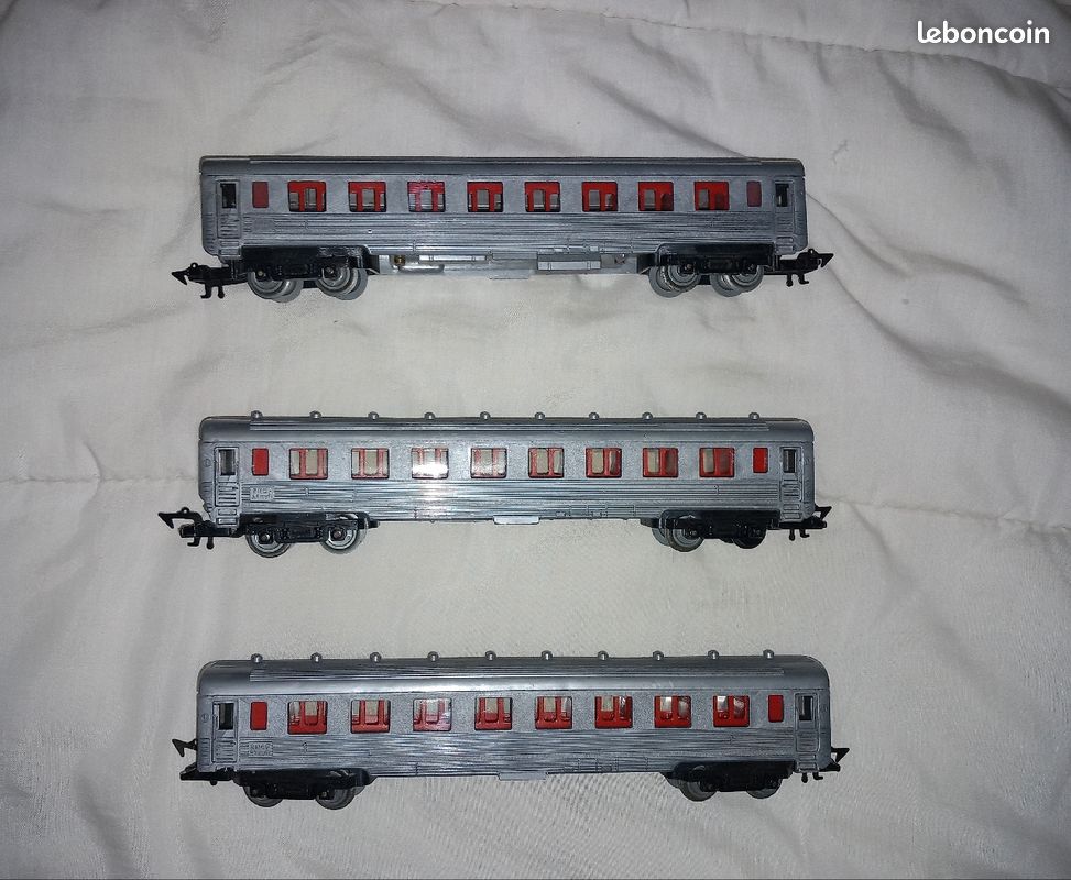 Lot de wagons voyageurs et marchandise "Jouef" vintage (image 3)