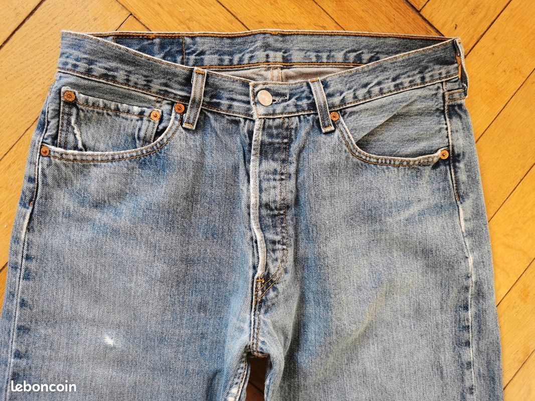 Jean Levi's 501 W32 L32, 100 % coton, a déjà beaucoup vécu mais peut encore servir longtemps car qualité supérieure, 100 % coton, sans élasthanne (image 2)