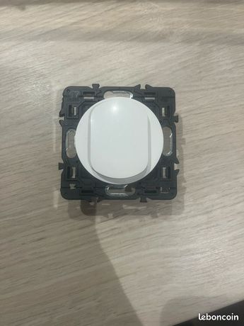 Comment Fonctionne Un Interrupteur Double Poussoir ? - Particulier