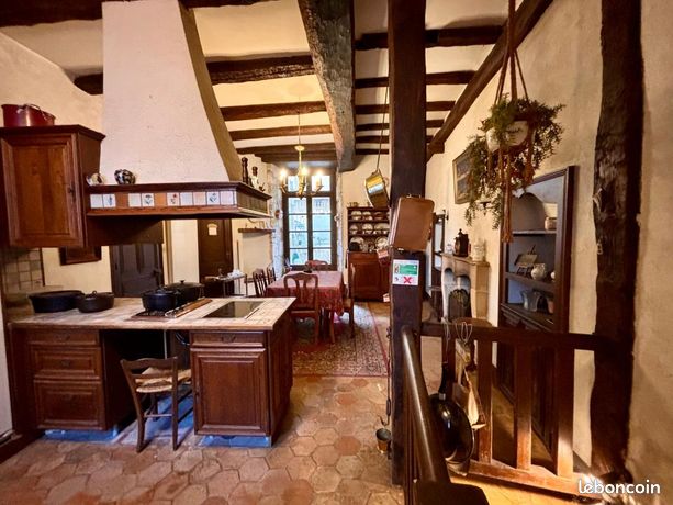 Maison 8 pièces 222 m²