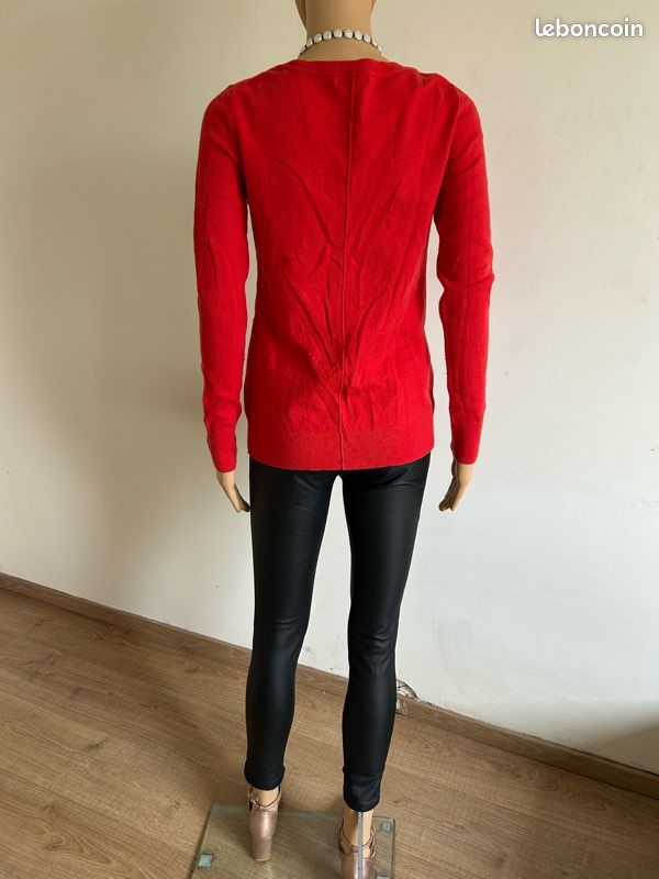 Pull rouge orangé avec col en V GAP taille S état satisfaisant (bouloches) (image 9)
