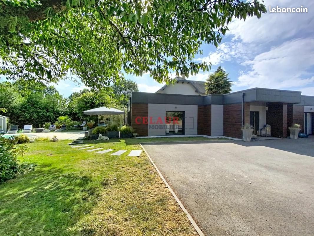 Maison 6 pièces 243 m² · à Lubersac · 243 m² · 435 000 €