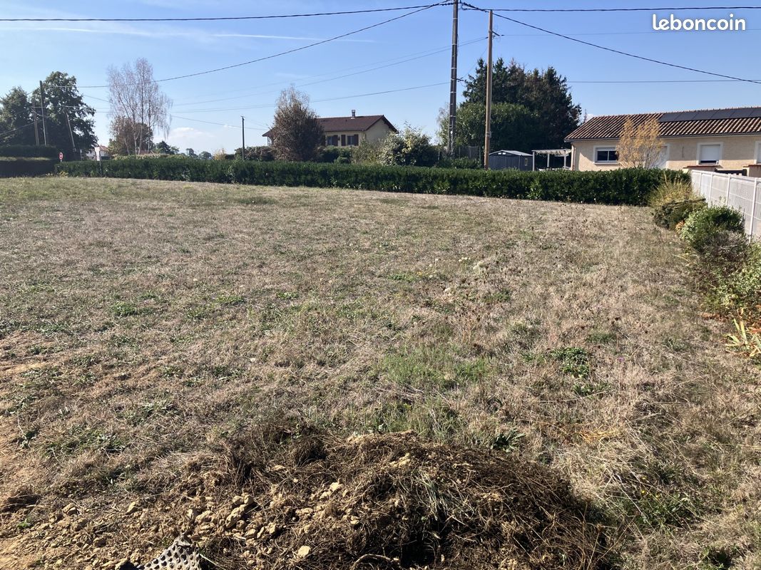 Terrain constructible · à Bâgé-Dommartin · 50 000 €