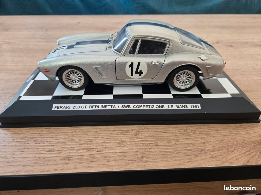 FERRARI 250 GT SWB BERLINETTE 1961 street grise 1/18 JOUEF EVOLUTION voiture mi
