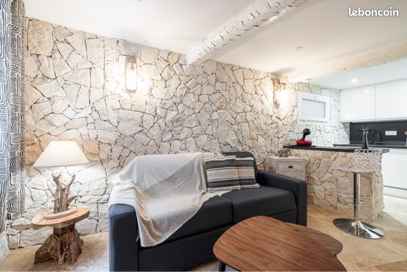 Appartement 1 pièce 18 m² · à Antibes · 18 m² · 800 €
