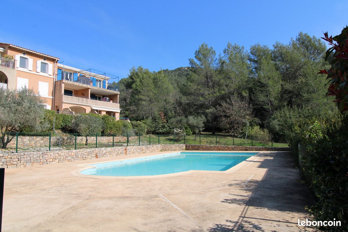 Appartement 3 pièces 60 m² · à Belgentier · 60 m² · 886 €