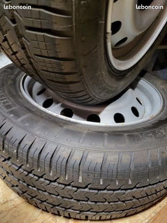 Roue complète jantes et pneu michelin agilis 51 215/60/16c (image 2)