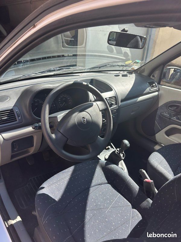 Clio 2 (image 2)