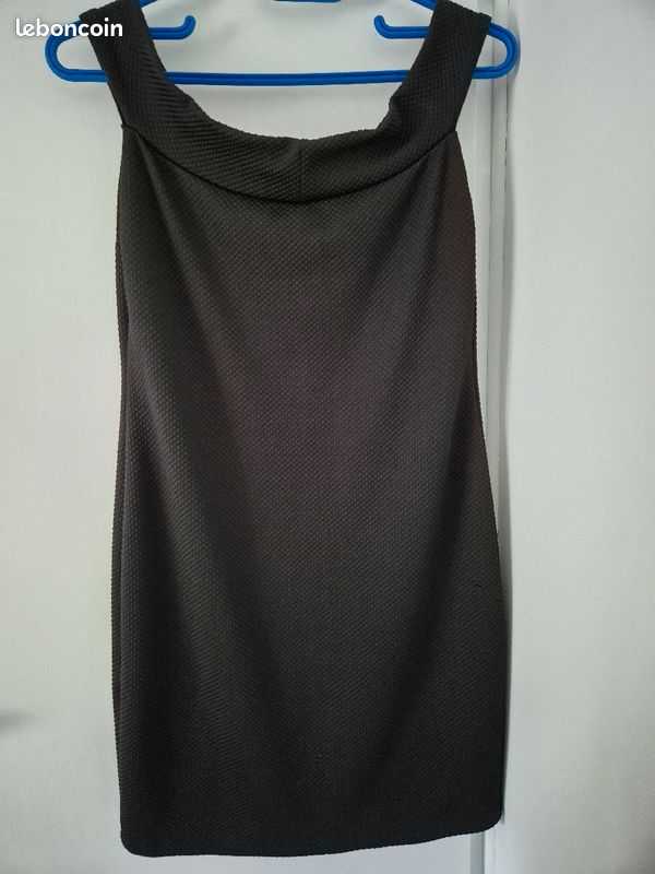 Robe noire (image 2)