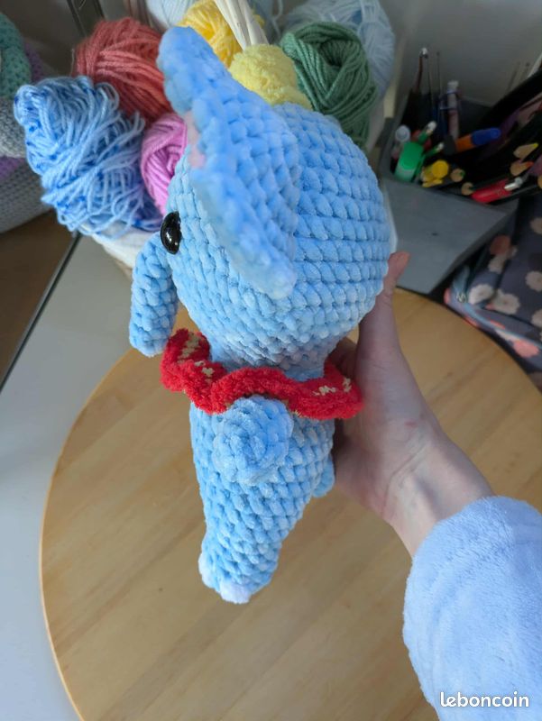 Dumbo éléphant doudou très doux, en peluche fait main au crochet, amigurumi, neuf 24 cm (image 13)