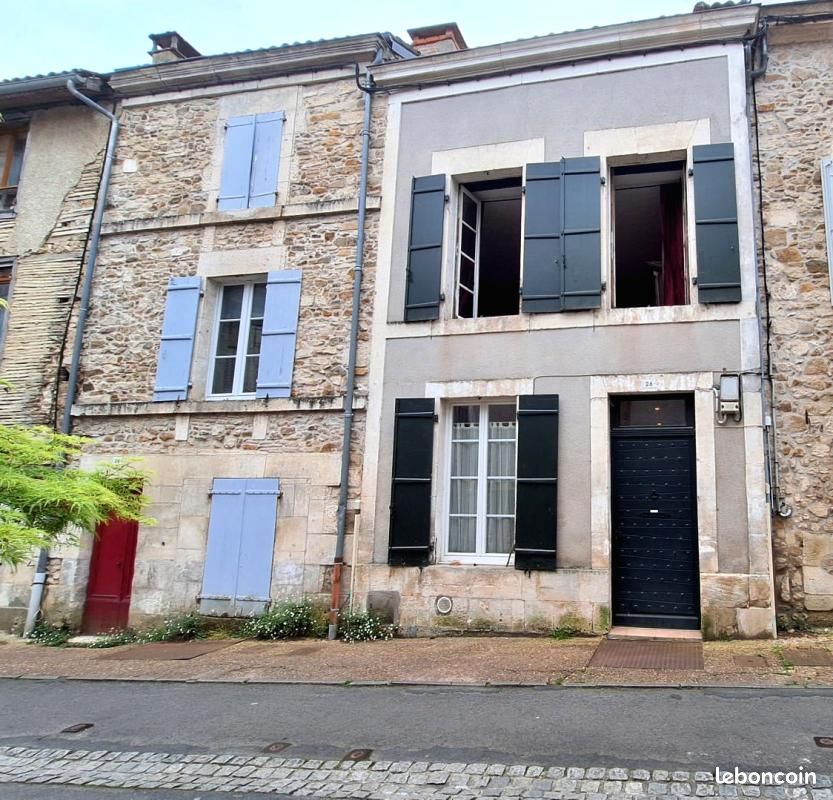 Maison 3 pièces 81 m² · à Nontron · 81 m² · 112 500 €