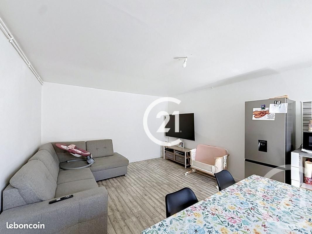 Immeuble 140 m² · à Jarnac · 140 m² · 170 880 €