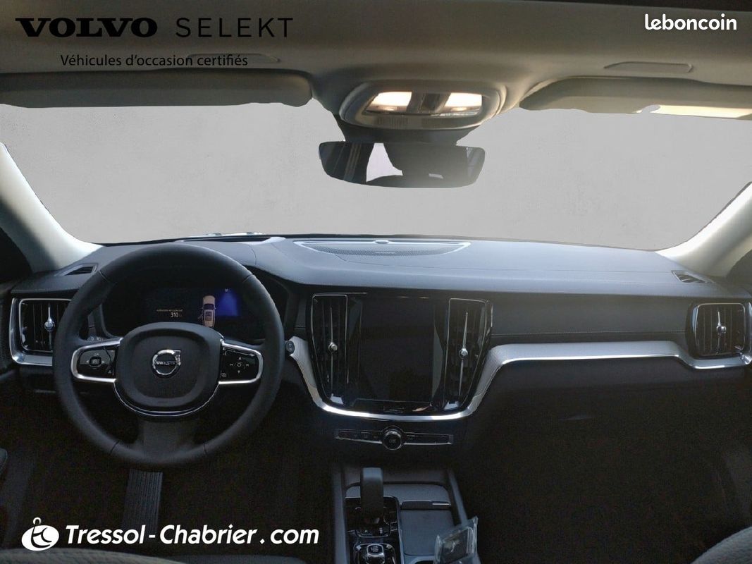 VOLVO V60 Micro hybride essence B4 197 ch DCT7 Ultra Style Dark (image 10)