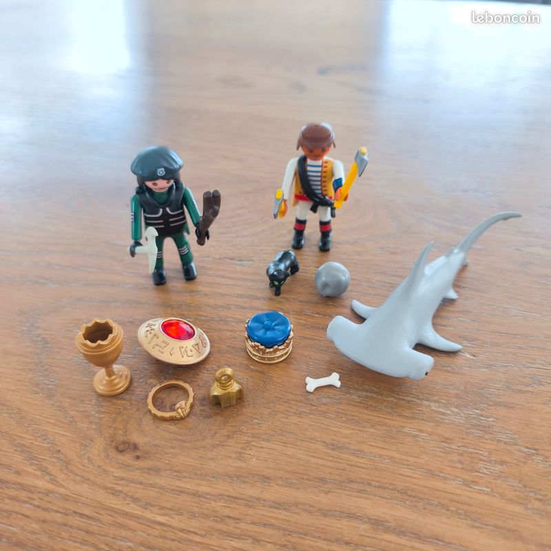 Playmobil pirate, requin marteau et trésors (image 1)